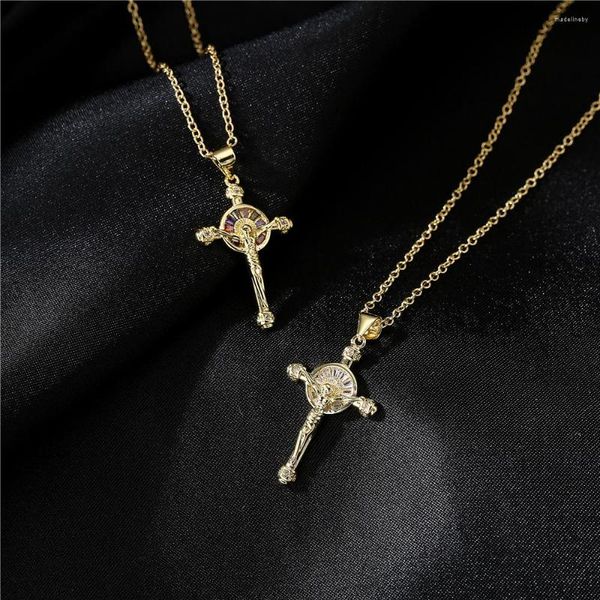 Ketten europäischer und amerikanischer Verkauf religiöser Schmuck mit 18 Karat Gold Zirkon Jesus Kreuzkette Halskette