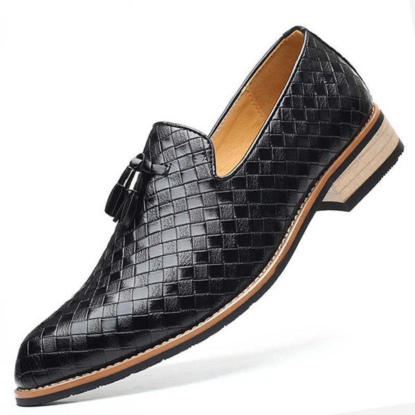 Платье обуви для кисточки кожа деловые мужчины. Отсуть обувь мужчин формальные костюмы обувь для жениха свадебная обувь Oxfords Angland Trend Men Loafers плюс размер R230227