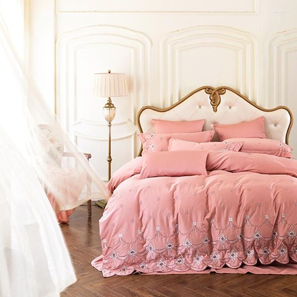 Bettwäsche-Sets 2023 Langstapelige Baumwolle Europäische Stickerei Glückliche und ruhige Zeit Bettbezug Bettlaken Kissenbezüge