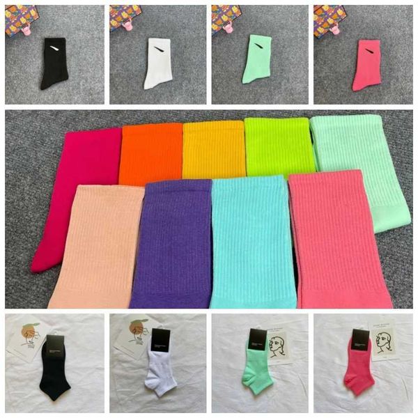 Schuhteile Accessoires Mode Neue Herrensocken Trendige Farbe Nk Haken Vielseitige Strümpfe Kinder Menschen Fried Street Damen Sport Nk