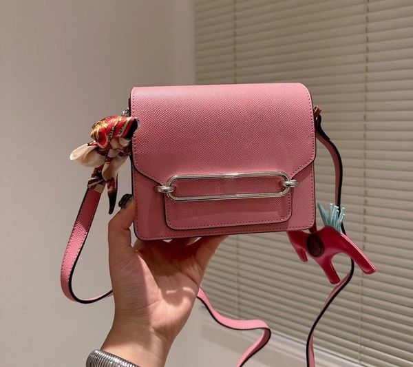 23er Jahre Body Cross Designer Flap Fashion Bag Mini Umhängetaschen Thread Geldbörse Claic Letter Buckle Clutch Pouch Abnehmbarer Riemen Mehrfarbige Pig Nose Bucket Bag 2024