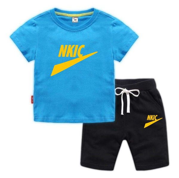 New Summer Boys Tuta Abbigliamento per bambini T-shirt con stampa di marca Pantaloncini Set Abbigliamento per bambini Abbigliamento per bambini Abiti da 1 a 13 anni