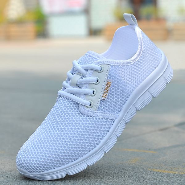 2024 Fashion Men o Women Scarpe da corsa Bianco Bianco Comode Allenatori traspiranti Sport Sneakers Outdoor Taglia 39-45 6H