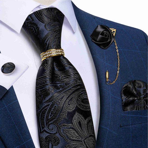 Cravatte di lusso Blu Nero Paisley Seta Jacquard Set di cravatte per uomo Accessori moda Spilla Spilla Anello in oro con strass Regalo all'ingrosso J230227