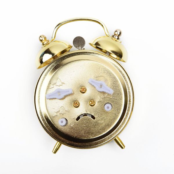 Relógios de mesa de mesa Manual de alarme de ouro mecânico Horseshoe acaba com metal vintage fofo para casa 230228