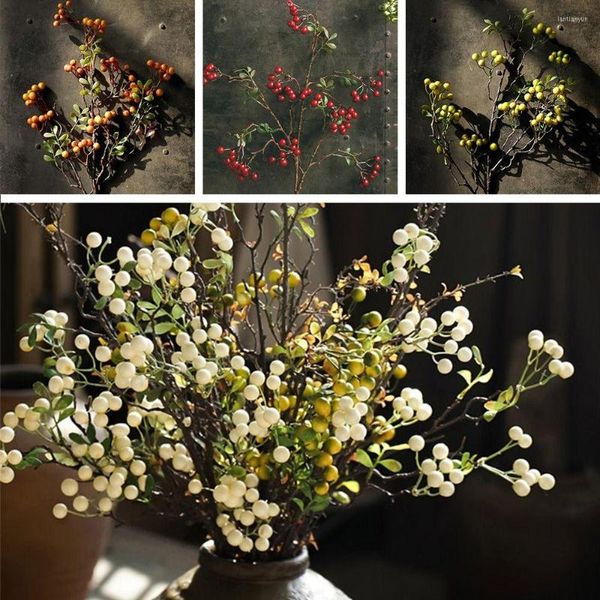 Dekorative Blumen liefert künstliche Pflanze Weihnachtsbaumdekoration Hochzeit Kiefern Kegel Blase rote Berry Bouquet Blumenzweige