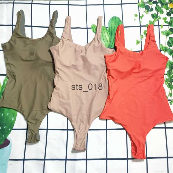 Yüzme Giyim Sıcak Mayo Bikini Set Kadınlar Skims ile Küçük Mektup 3 Renk Bir Parçalı Mayo Yukarı Yıkılmış Ters Yollu Mayolar Seksi T230228