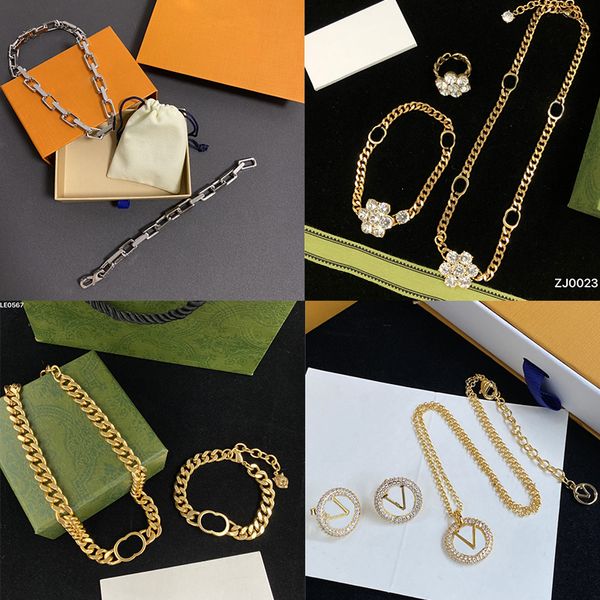 Brincos de argola de diamante luxuosos Jóias de colar de designer de pulseira para mulheres Cristal Cuba Link Chain Pinging Studs Colar Amante Presente com Caixa