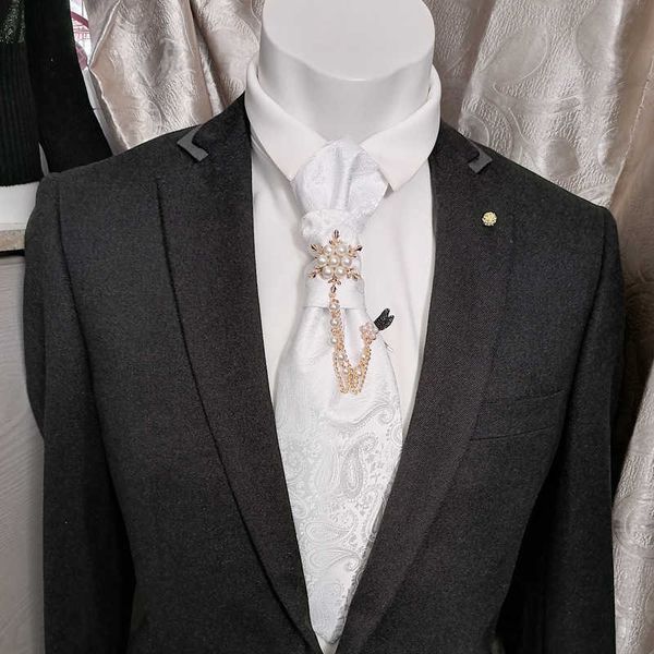 Krawatten Weiße Hong-Kong-Knoten-Herrenanzüge sind Montagezubehör, Fliegen, Hochzeitskleid-Requisiten, Fotografen-Modellierkrawatte J230227