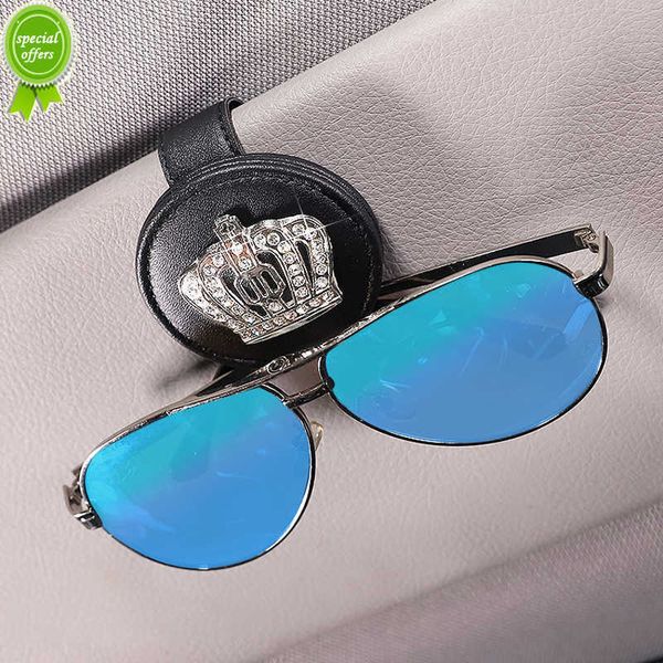Novo estojo de óculos de carro com coroa de diamante clássico de couro, braçadeira de cartão de ingresso universal para carro, viseira de sol, porta-óculos de sol, acessórios para carro
