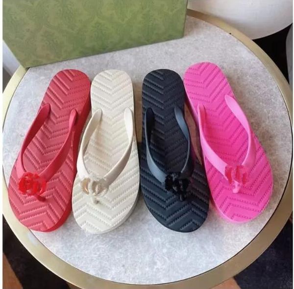 2023 Bayan Terlik Ton Sandal Siyah Kauçuk Flip Flops Üçlü Siyah Beyaz Yeşil Kırmızı Düz ​​Tasarımcı Slaytlar Sandales Kaydırıcıları Kapalı Açık Pantoufle