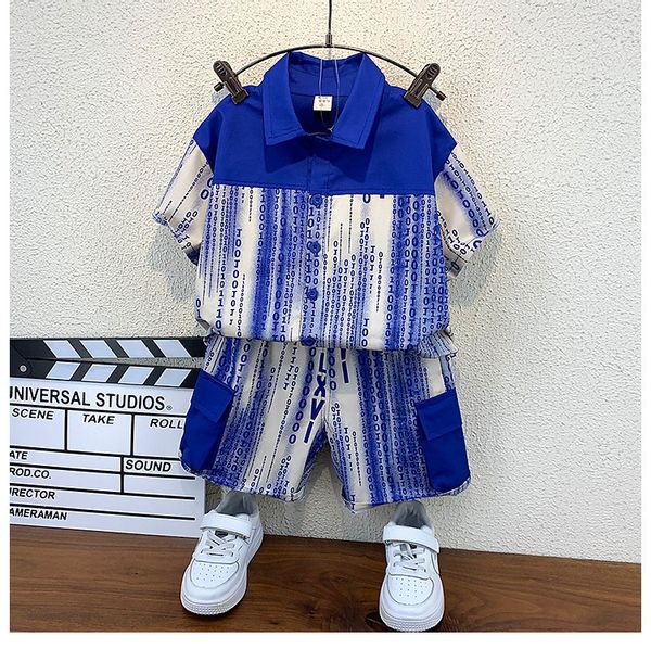 Kledingsets Gepersonaliseerde Jongenskleding Zomerpak Koreaans Kinderen Revers Blauw Groen ShirtPocket Shorts Baby's Korte Mouw Outfits 230531
