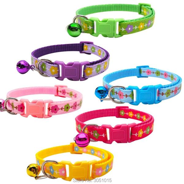 Collari 100 pezzi Collare per cani da compagnia Fibbie regolabili Forniture per animali domestici personalizzate Accessori Follwer con collare per cani con campanello per cucciolo