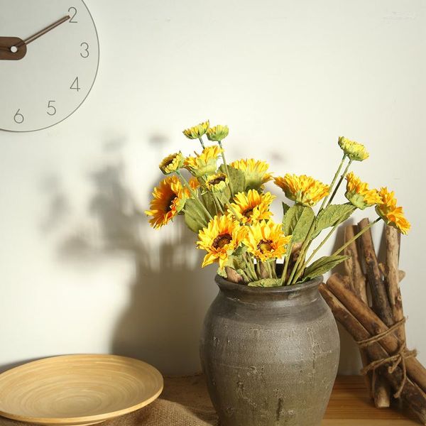 Flores decorativas 3 cabeças de seda, girassol, flor amarela, decoração de casa, imitação, estrada, chumbo, parede artificial
