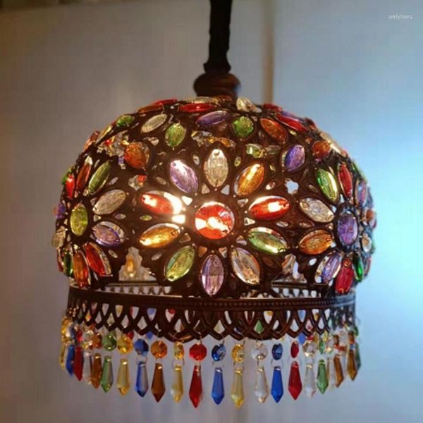 Lampadari Vintage Sud-est asiatico Lampada a sospensione in metallo retrò in vetro colorato boemo mediterraneo con cristallo colorato per bar domestico