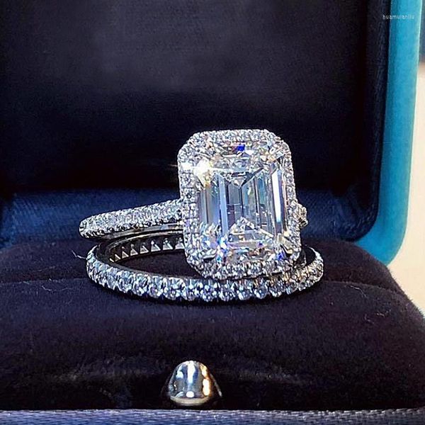 Anelli a grappolo con taglio smeraldo da 2 carati con diamanti da laboratorio Set di anelli in argento sterling 925 per fidanzamento nuziale per le donne Gioielli per feste nuziali