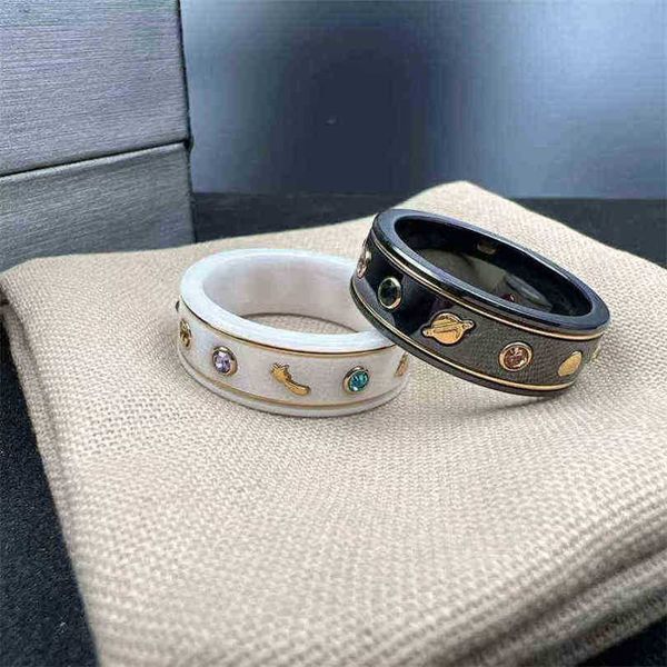 50% di sconto gioielli di design bracciale collana anello Accessori nero bianco ceramica dorata piccola ape pianeta coppia anello 520 regalo di San Valentino