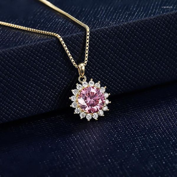 Цепи блестящие отбор S925 Стерлинговое серебро Один розовый Moissan Diamond Love Bouquet Ожерелье в интернет -знаменитости