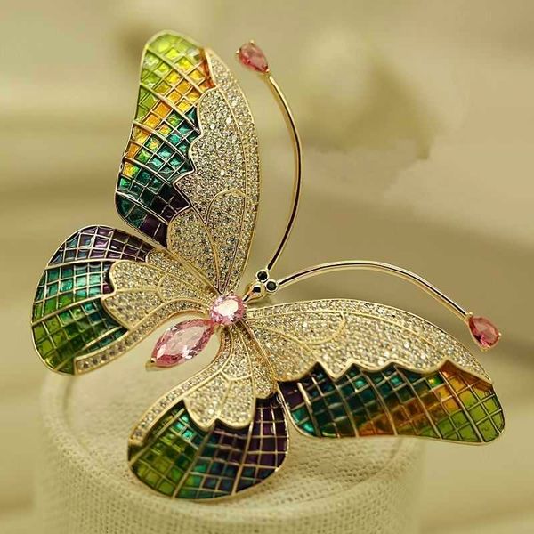 Alfinetes broches femininos simples cristal adorável borboleta luxo amarelo ouro zircão liga animal esmalte broche de segurança G230529