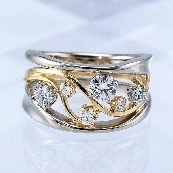 Anelli a grappolo Huitan Two Tone Gold Silver Color Finger Ring per le donne Fashion Shape Cubic Zirconia Lady Wedding Engagement Jewelry