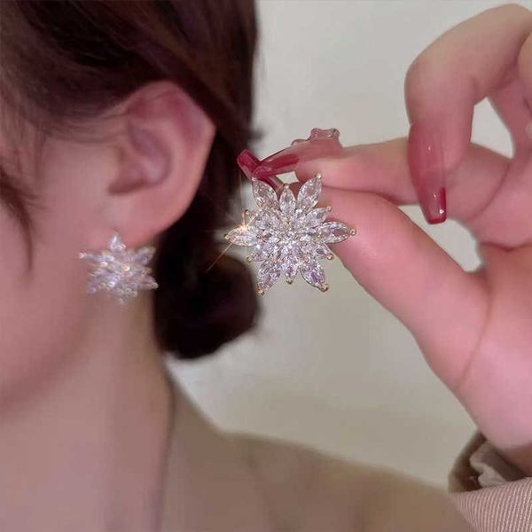 Stud New Trend Luxury Crystal Stud подходит для женщин изящные серьги из жемчужного циркона модные рождественские подарки G230602