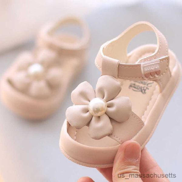 Sandalet kız bebek sandalet kız yeni yaz çocuk ayakkabıları prenses baotou slip bebek ayakkabı yürümeye başlayan çocuk yumuşak taban R230603