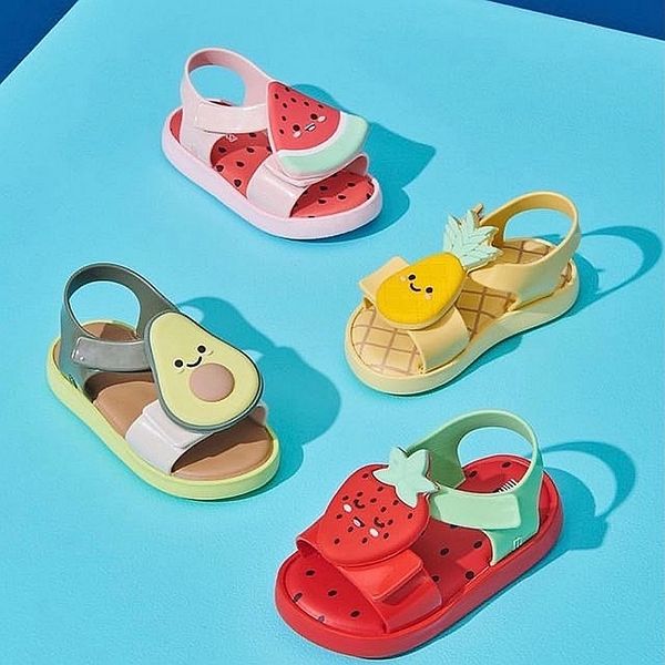 Sandali Estate Mini Melissa Scarpe per bambini Scarpe in gelatina Avocado Bambini Sandali e pantofole di frutta Pantofola decorativa alla fragola MN051 230602