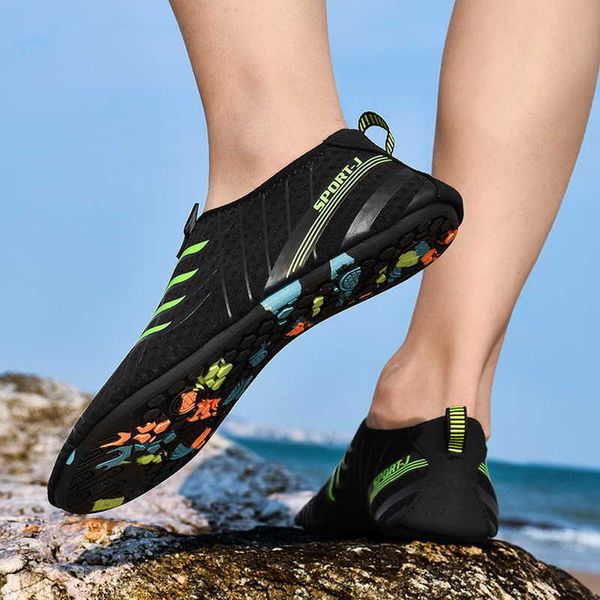 Scarpe da acqua Leggere sport acquatici da donna nuoto perdita di peso oversize Aqua sandali da passeggio da spiaggia ad asciugatura rapida scarpe da yoga piatte morbide P230603