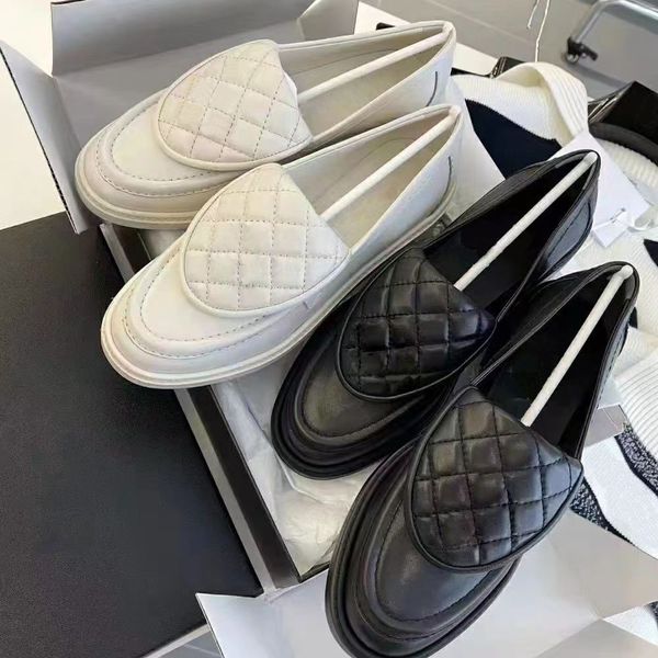 Elbise Ayakkabıları kapitone loafer'lar% 100 gerçek deri Kadın Loafer'lar en kaliteli Moccasin Düz Ayakkabı Kuzu Derisi Kapitone Altın Donanım Lüks Tasarımcı Platform Boyutu 35-41