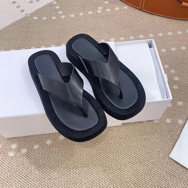 Flip-flops di alta qualità Ladies The Row Slipper Sandal Slides Women Summer Nero Classico in pelle Flat Sandalo Designer Luxuria Stilla Casualmente Scarpe da spiaggia per le spiagge per la spiaggia Scarpe per le vacanze