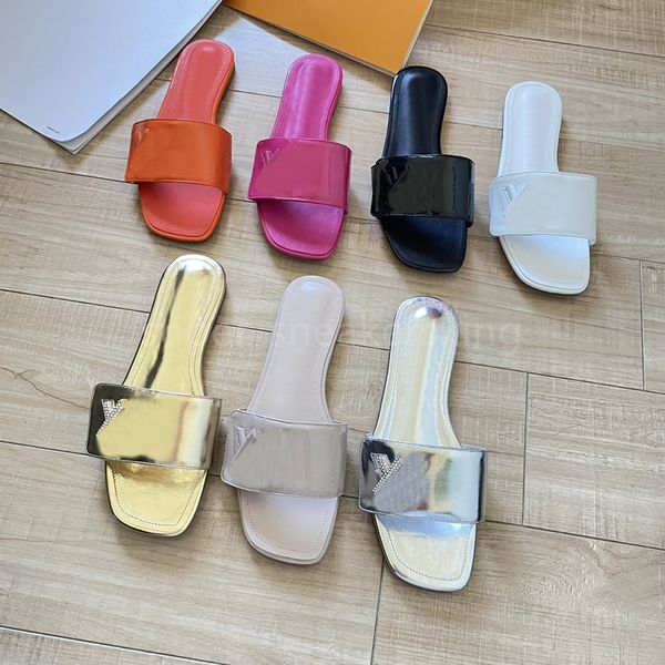 Tasarımcı Terlik Kadın Moda Slaytlar Sandalları Açık Mekan Anti Slip Vintage Ayakkabı İşlemeli Kauçuk Plaj Ayakkabıları Baskılı Düz ​​Ayakkabılar Kutusu 35-42