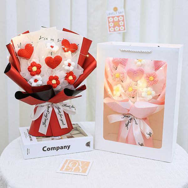 Fiori decorativi rifiniti a mano amore cuore uncinetto bouquet fiore lavorato a maglia artificiale matrimonio compleanno fidanzata regalo artigianale