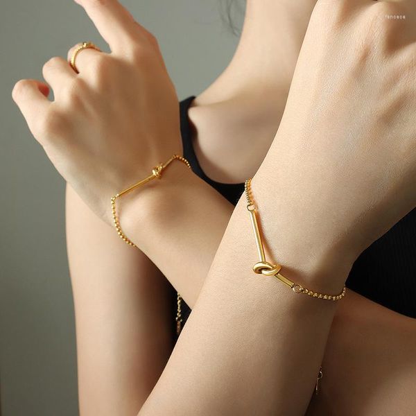 Link-Armbänder, kleine glückliche herzförmige geknotete Perlenkette, Mini-Armband, weiblich, dh Persönlichkeit, Flut, Titanstahl, vergoldet, 18 Karat Gold, Hand