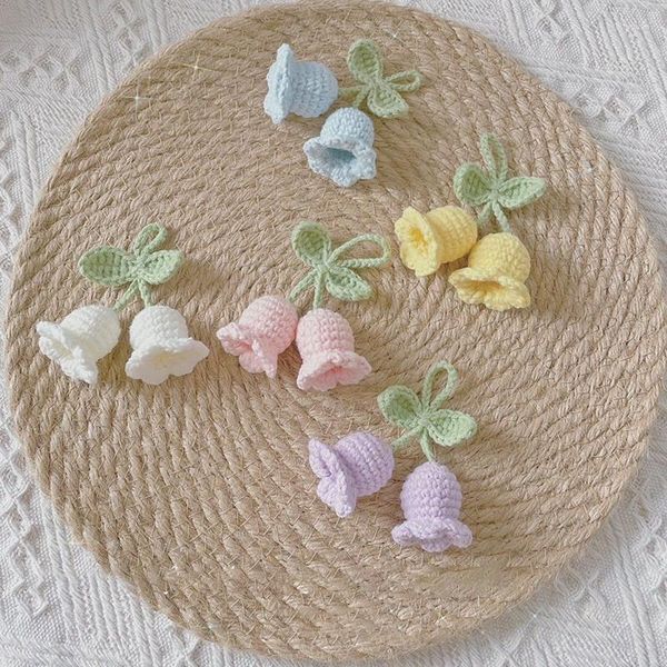 Flores decorativas flor de crochê chaveiro tricotado à mão pingentes saco artificial pingentes para mulheres namorada presente pequenos acessórios