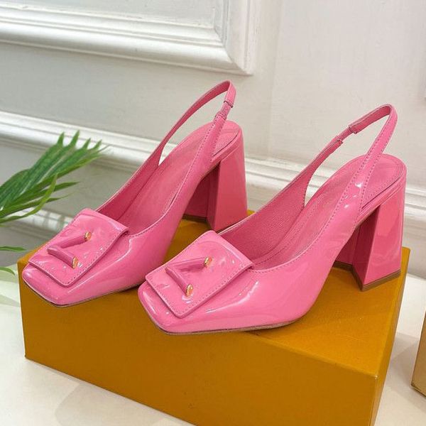 Sallama Slingback Pompası Tasarımcı Lüks Shake Marka Moda Kadın Topuk Pompası Revival Pink Ladie Sandalet Yaz Ayakkabıları Düşük Topuk Plajı Shose Flip Flop