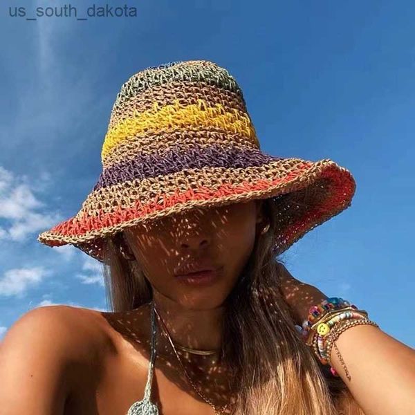 Chapéu de praia feminino Sun Str feito à mão arco-íris listrado de crochê chapéu de praia BOHO chapéu de praia chapéu de crochê L230523