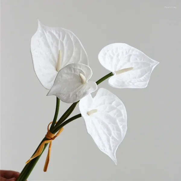 Fiori decorativi 4 Pz/Bundle Real Touch Anthurium PU Bouquet di fiori artificiali Decorazioni per la casa di Natale Flores Plante Artificielle White Wedding