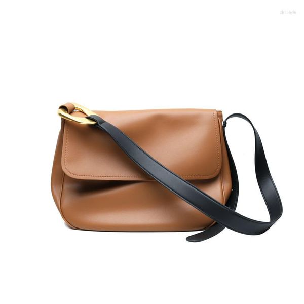 Bolsas para noite 2023 Bolsa preta quadrada com alça de ombro Feminina Casual Viagem Hobos Fivela ferradura Grande capacidade Bolsa de couro dividida com aba