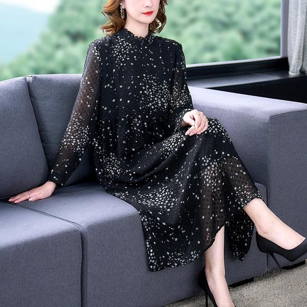 Повседневные платья Женщины Черный цветочный шифон Жаккард Миди Платье 2023 Корейское винтажное Hepburn Spring осень с длинным рукава