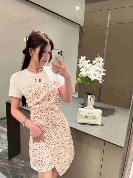 Vestidos casuais básicos designer 2023 verão novo vestido de emenda de bolinhas para mulher versão coreana solta luxo francês 4JJC