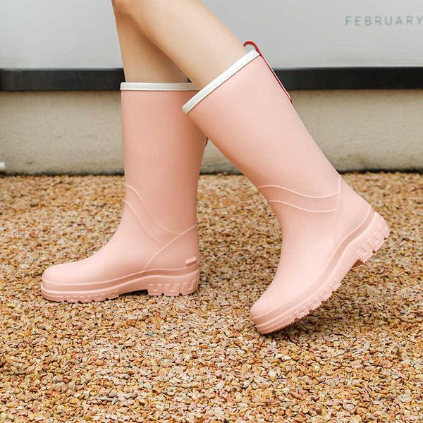Bot Kadın Ayakkabıları 2023 Düz Renk Orta Buzağı Kadınlar Kauçuk Botlar Stil Yağmur Botları Dışarıda Dışarıda Çalışıyor Ayakkabılar Su Bayanlar Ayakkabı Z0605