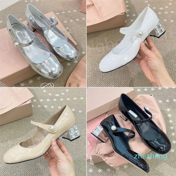 2023-Heels bayanlar resmi ayakkabılar sandalet lüks moda patent orta topuk orta inci değerli taş topuk siyah beyaz gümüş metal tasarımcı parti düğün