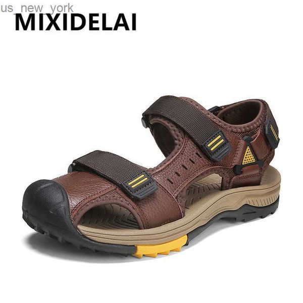 Vendita calda Summer Beach Sandali da uomo Sandali fatti a mano in vera pelle Sandali da esterno antiscivolo Scarpe da uomo comode Scarpe casual L230518