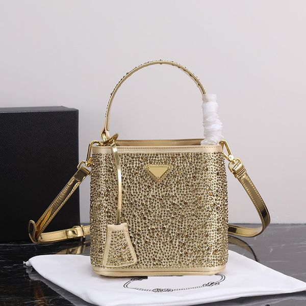 Tasarımcı Tote Torbaları Yeni Şık Kova Çantası Düz ​​Renk Kristal Elmas Omuz Crossbody Çanta Kristal Kova Çantası Tote Çanta Kadınlar için Debriyaj Çanta Çantaları Lady 5 Renk