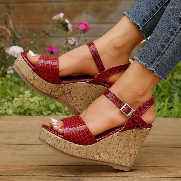 Сандалии клинья платформа высокие каблуки обувь 2023 Женщины летние дизайнерские дизайнерские сексуальные вечеринки насосы с коренастыми тапочками Zapatos