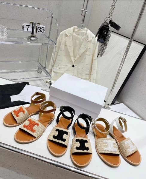 Designer CE Verão Novo Original Sandálias feitas à mão estilo britânico Chinelos de fundo plano populares simples e atmosféricos sapatos casuais femininos sapatos de fábrica