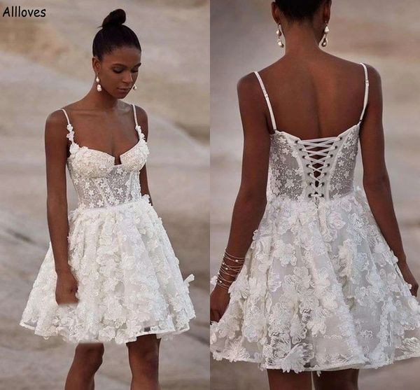 Little White Short A Line Abiti da sposa Bellissimi fiori 3D Pizzo senza spalline Corsetto sexy Indietro Abiti da sposa Boho Beach Country Reception Party Robes CL2378