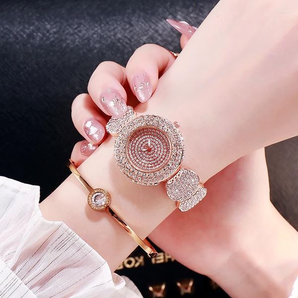 Нарученные часы роскошные звезды Iced Women Quartz Watch Fashion Casual нержавеющая сталь сплав Алмаз Дамки Дамки