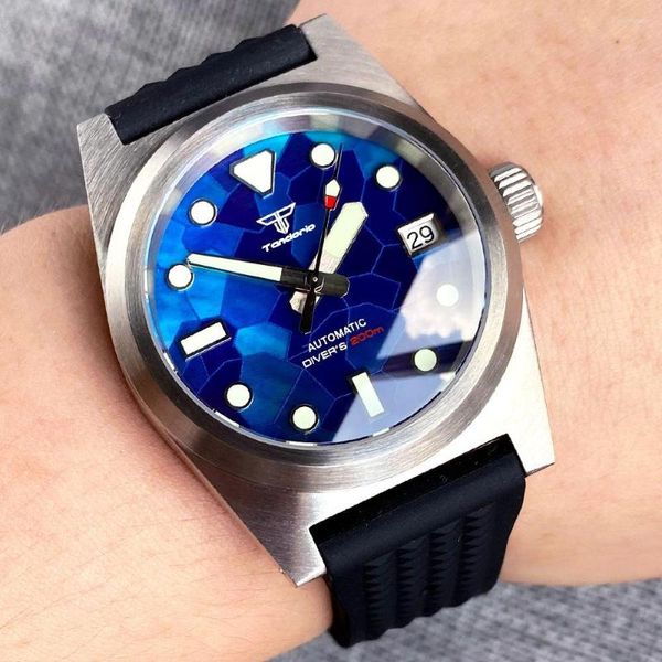 Нарученные часы 38 мм Япония NH35 Blue Manual Splice Mother of Pearl Shell Dial Ar куполовая сапфировая трава квадрат 20ATM Diver Auto Men Watch