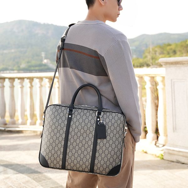 Luxurys Designers Bags Burftame Men Business Fashion Package Hots Sale Ноутбук Сумка компьютерная сумка кожа Crossbody Messenger Bag High емкость
